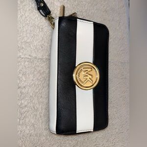 Michael Kors wristlet